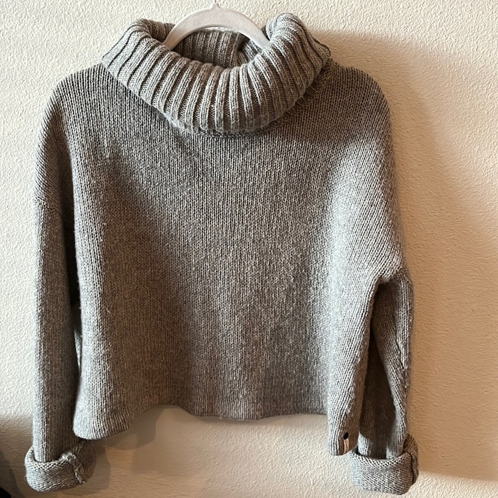 ONE TEASPOON turtleneck sweater